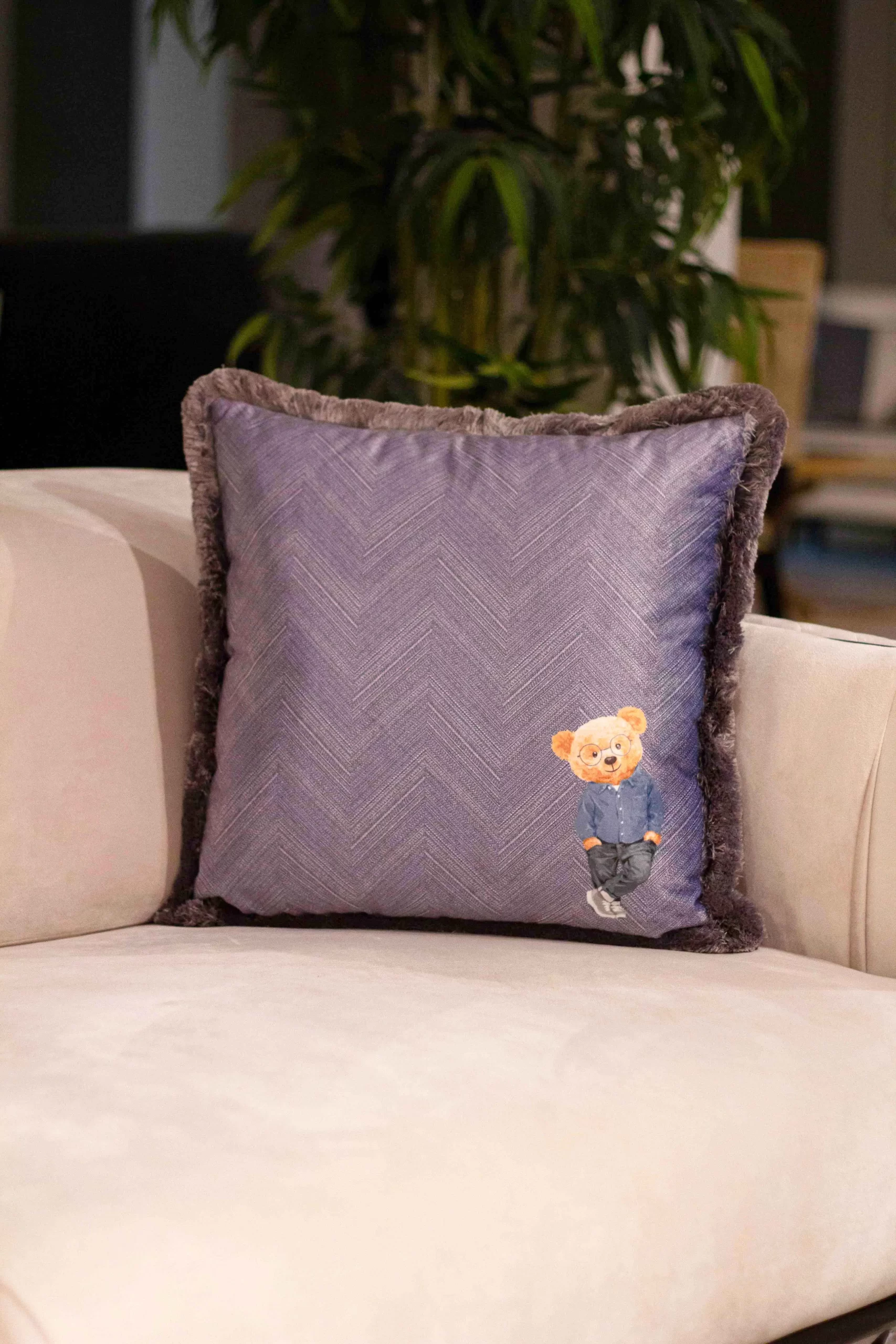 CUSHION / EY266