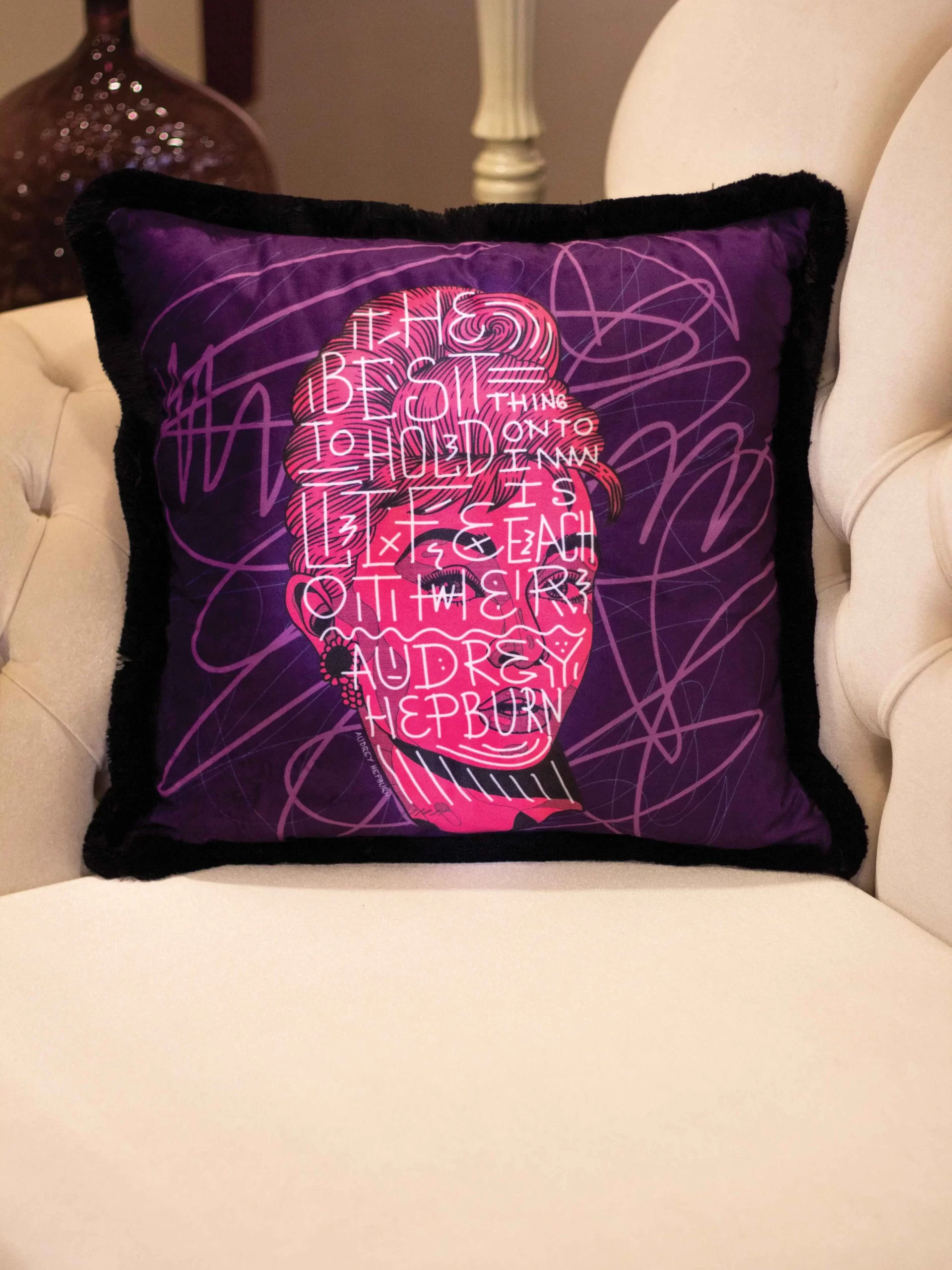 CUSHION / EY288