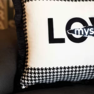 Alternative view of CUSHION / EY279